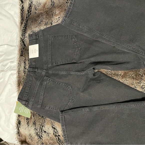 Black H&M High Wasted Mom Jeans - Picture 3 of 5
